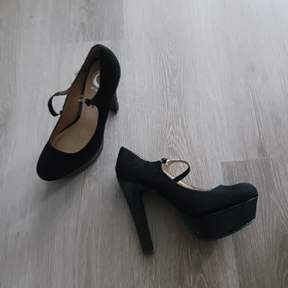 Brand New Black Suede Guess MaryJanes!